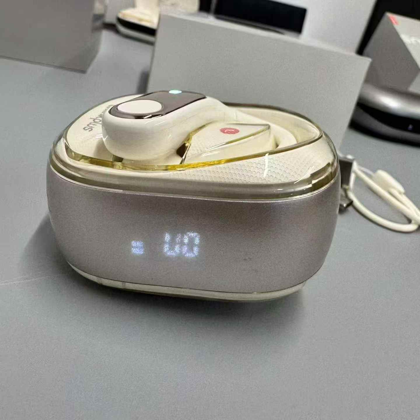 品牌原装联想，锌合金TWS蓝牙耳机，一机一码，全新塑封，质量保证 - 8