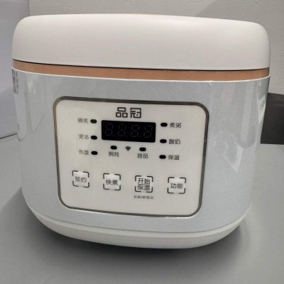 一款由品冠出品、支持中国移动「和家亲」APP联动的智能多功能电饭煲，主打基础烹饪+智能互联，是一款兼顾实用性与科技感的家用厨房小家电 全新带包装 