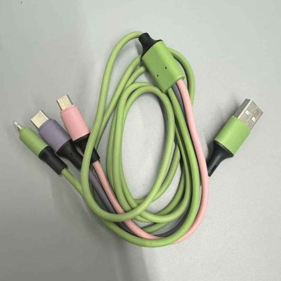 一拖三数据线，1.2米长，过2A，纯铜，全新整齐，有兴趣私聊